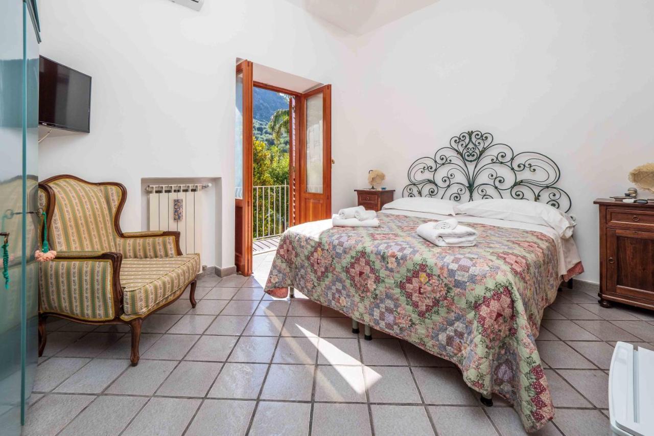 Maison Rosa Мета Екстериор снимка